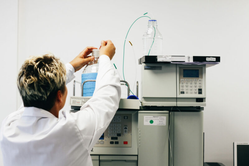 Transformer des comprimés (compliqués à avaler) en sirop