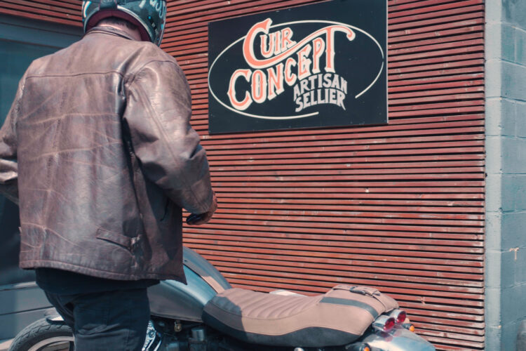 Entrée de l'atelier de cuir concept, un atelier de selles de moto