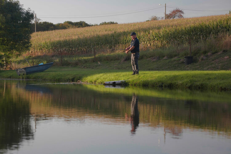Pêcheur en train de pêcher